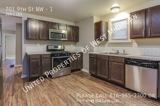701 9th St NW in Grand Rapids, MI - Building Photo - Building Photo