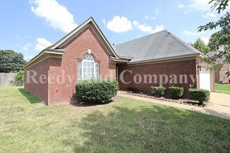 8911 Little House Cove in Southaven, MS - Building Photo - Building Photo