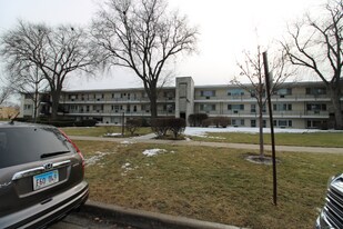 501 E Prospect Ave, Unit Apt 1D in Mount Prospect, IL - Building Photo