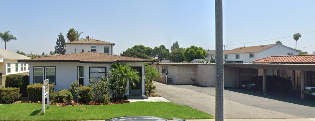 10532 Paramount in Downey, CA - Building Photo