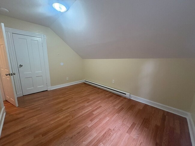 751 George St, Unit 3 in New Haven, CT - Foto de edificio - Building Photo
