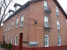 7 Woodward St Apartments