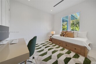 6901 Veronese St in Coral Gables, FL - Building Photo - Building Photo