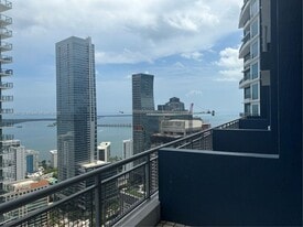 60 SW 13th St in Miami, FL - Building Photo