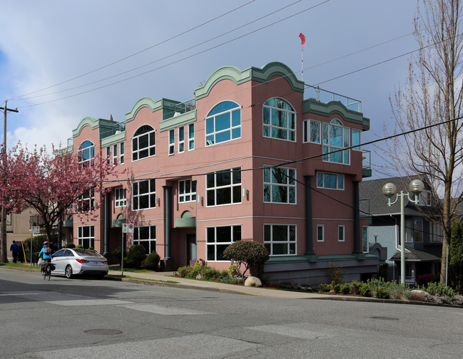 903 W 8th Ave in Vancouver, BC - Building Photo - Primary Photo