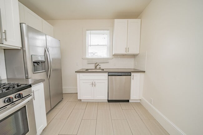 4056 Piedmont Ave in Oakland, CA - Building Photo - Building Photo