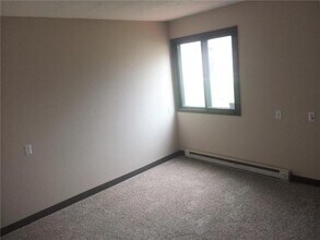 203 N 13th St in Sunburg, MN - Building Photo - Building Photo