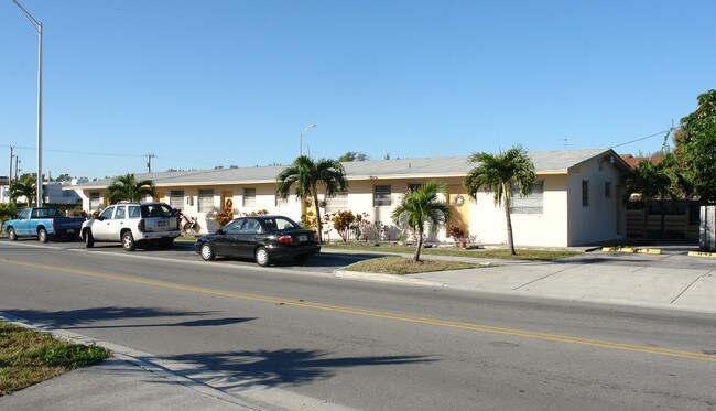 495 E 26th St in Hialeah, FL - Building Photo - Building Photo