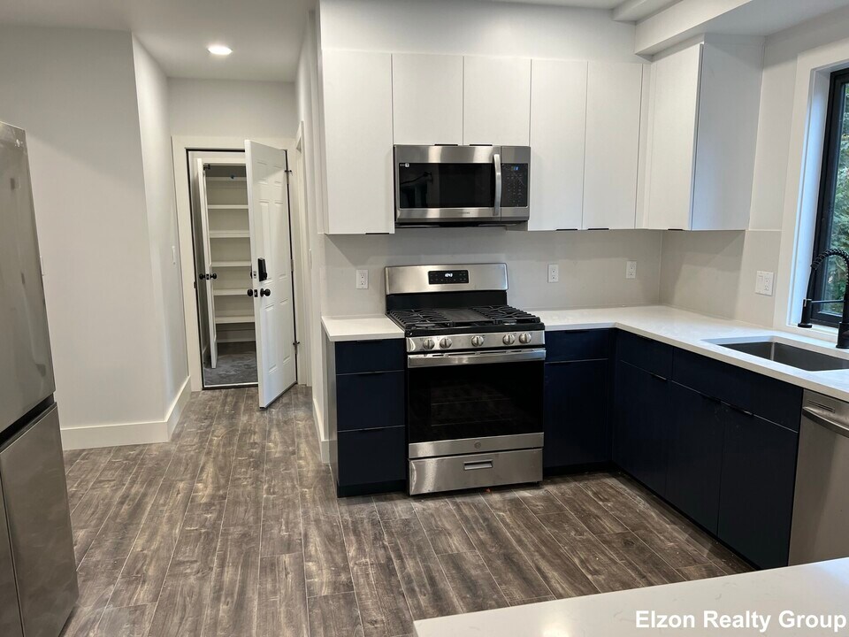 42 Radnor Rd, Unit 2 in Boston, MA - Foto de edificio