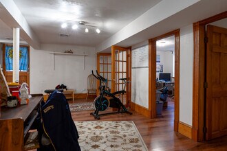 9 Austin Park, Unit 1 in Cambridge, MA - Foto de edificio - Building Photo