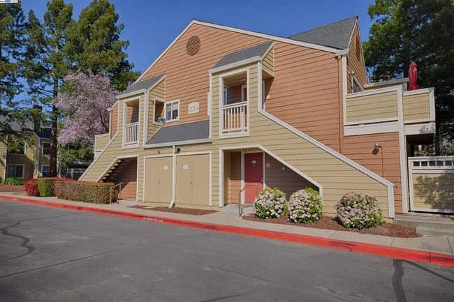235 Reflections Dr in San Ramon, CA - Building Photo - Building Photo