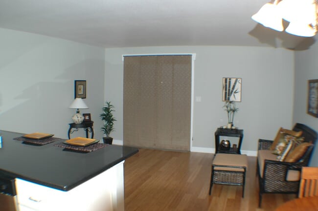 2128 SW Holden St in Seattle, WA - Building Photo - Building Photo