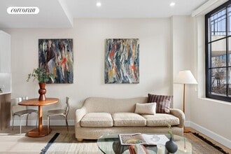 760 Metropolitan Ave in Brooklyn, NY - Foto de edificio - Building Photo