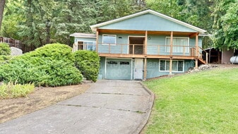 5833 E Yellowstone Trail in Coeur d'Alene, ID - Building Photo
