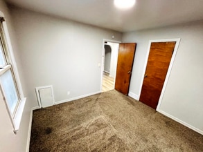 3337 Court St in Saginaw, MI - Building Photo - Building Photo