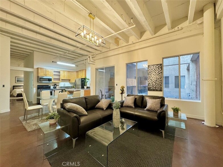 312 W 5th St, Unit 406 in Los Angeles, CA - Building Photo