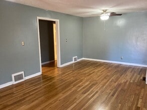 2203 W Division St in Grand Island, NE - Foto de edificio - Building Photo