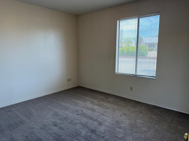 4310 Sabana Grande Ave SE in Rio Rancho, NM - Building Photo - Building Photo