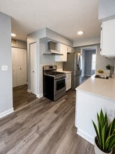 404 Lauren Ln in Island Lake, IL - Building Photo - Building Photo