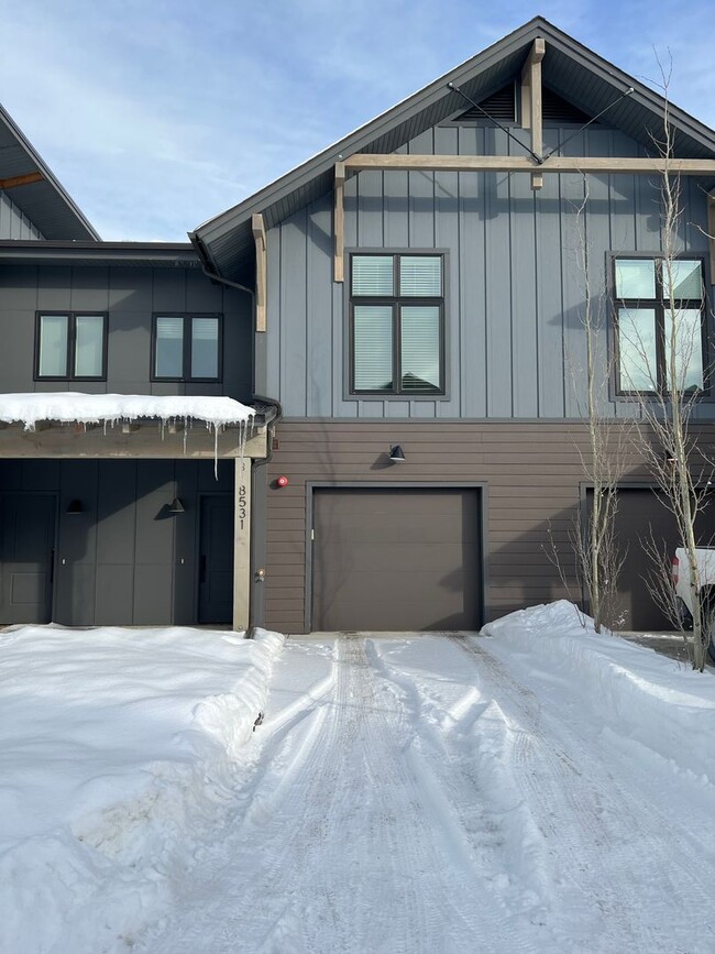 property at 8531 Caribou Ct