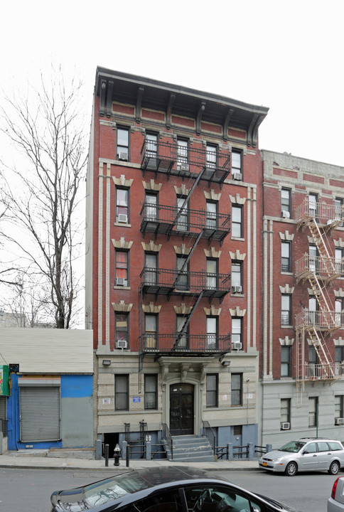 389 E 194th in Bronx, NY - Building Photo