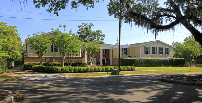 Theta in Tallahassee, FL - Building Photo - Building Photo