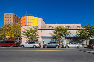 425 Powell St in Brooklyn, NY - Foto de edificio - Building Photo