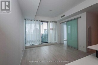 5 St Joseph St in Toronto, ON - Building Photo - Building Photo