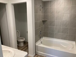 12218 Canyon Sky Ln in Houston, TX - Foto de edificio - Building Photo