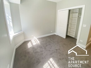 2541 N Campbell Ave, Unit 1 in Chicago, IL - Foto de edificio - Building Photo