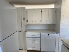 165 Haverhill Ave in Warwick, RI - Building Photo - Building Photo