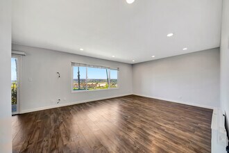 3606 Vista Rey, Unit 19 in Oceanside, CA - Building Photo - Building Photo