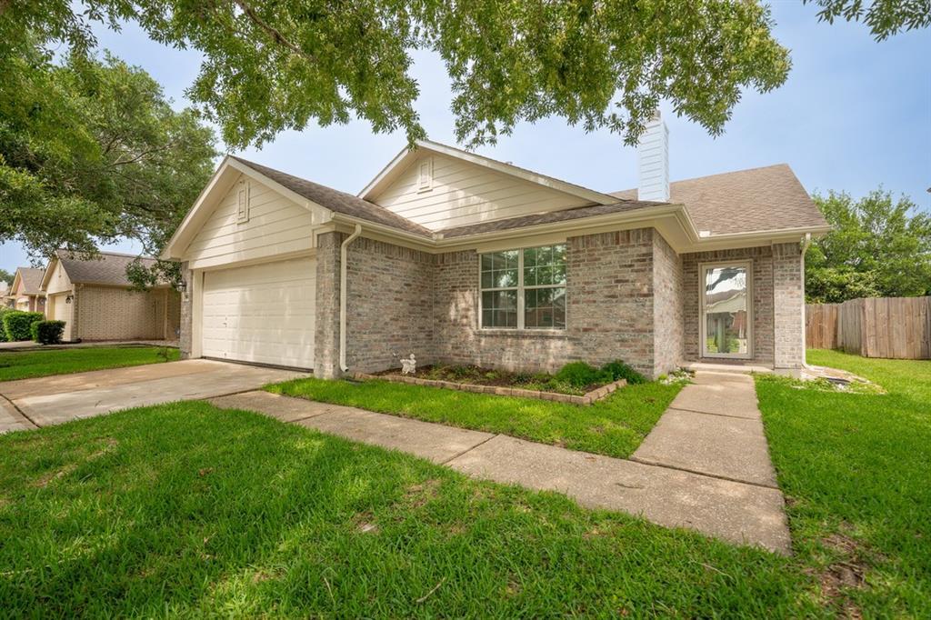 7830 Hunters Peak Ln in Baytown, TX - Building Photo