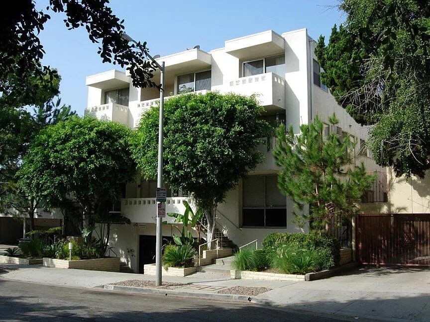 1233 N Flores St, Unit 305 in West Hollywood, CA - Building Photo