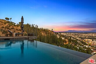 8425 Hillside Ave in Los Angeles, CA - Building Photo - Building Photo