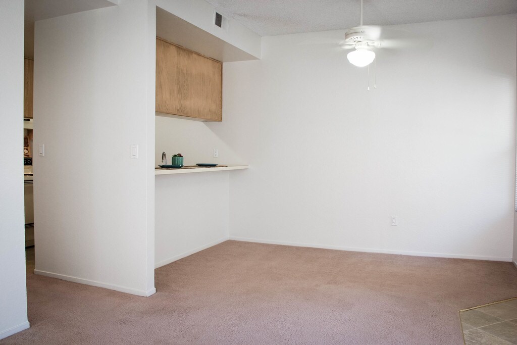 Westcourte Apartments Bakersfield, CA Apartments