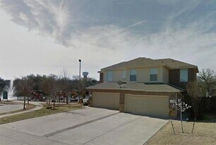 1301 Piedmont Dr in Mansfield, TX - Building Photo