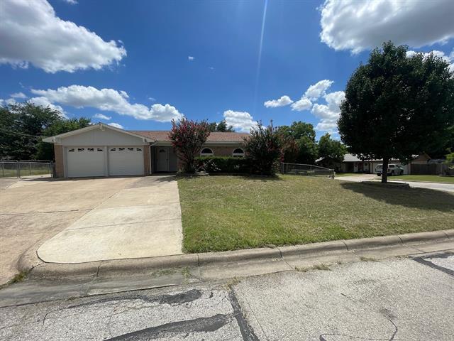 6100 Melinda Dr in Watauga, TX - Building Photo