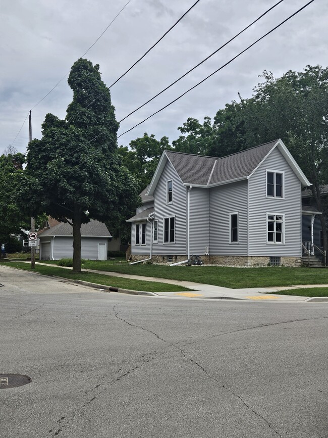421 N Greenfield Ave, Unit 1003 Pearl Street in Waukesha, WI - Building Photo - Building Photo