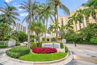 3340 NE 190th St in Miami, FL - Building Photo - Building Photo