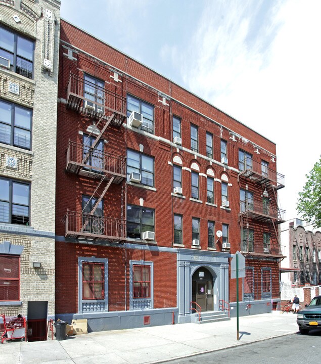 Sterling Court in Brooklyn, NY - Building Photo