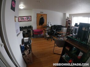 226 Parker Hill Ave, Unit 5 in Roxbury Crossing, MA - Building Photo - Building Photo