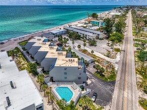 2400 N Beach Rd in Englewood, FL - Building Photo - Building Photo