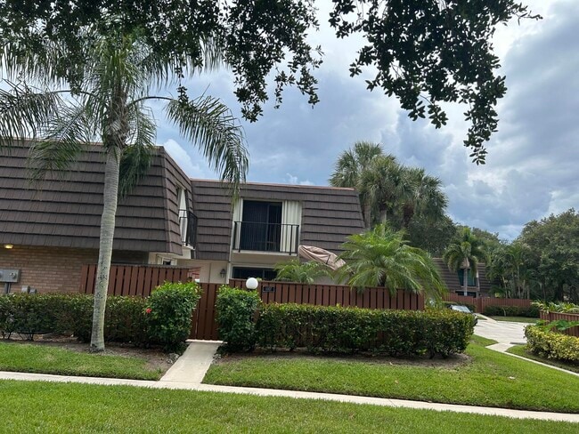 property at 1007 10th Ct