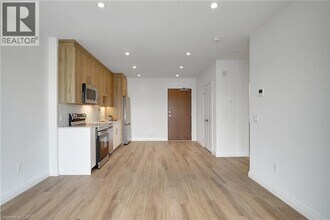 525 New Dundee Rd in Kitchener, ON - Building Photo - Building Photo