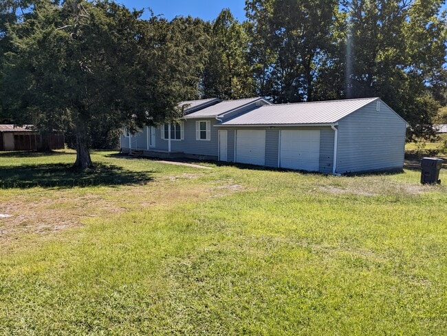 813 Barnett Chapel Rd in Hartselle, AL - Building Photo - Building Photo