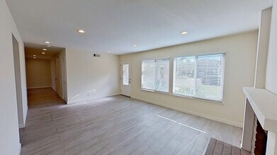 25621 Califia Dr in Laguna Hills, CA - Foto de edificio - Building Photo