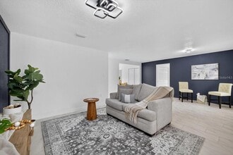 8609 Fish Lake Rd in Tampa, FL - Building Photo - Building Photo