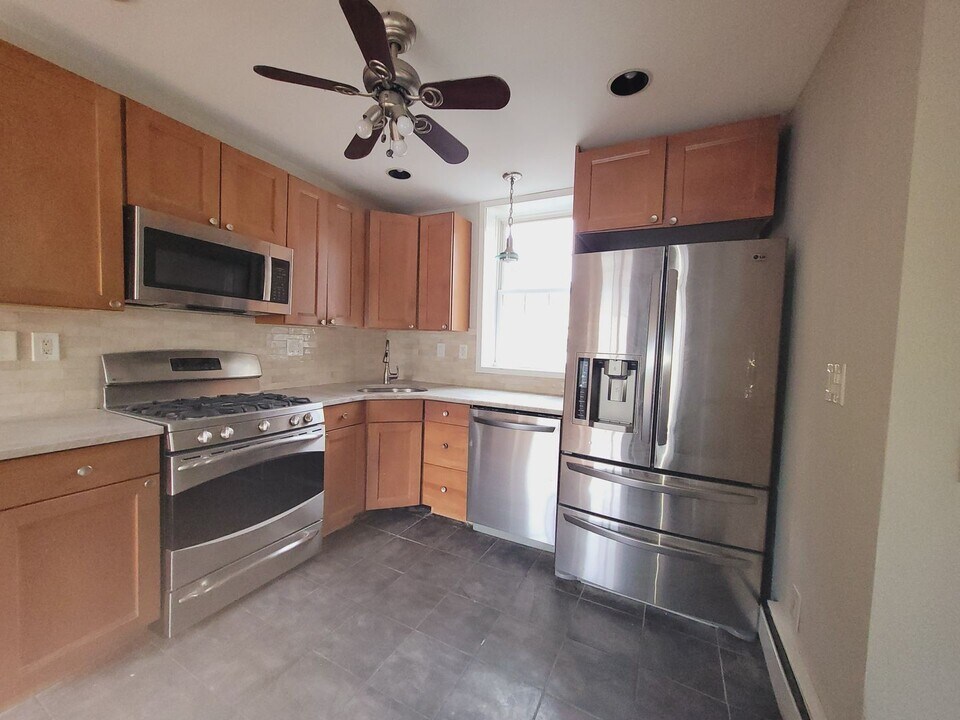 27-29-29 Highland Ave in Leonardo, NJ - Building Photo