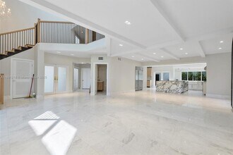 1981 S Oak Haven Cir in North Miami Beach, FL - Building Photo - Building Photo